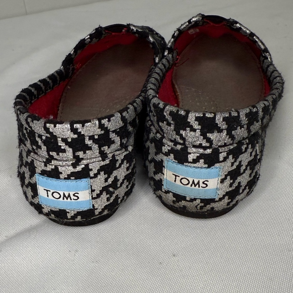 TOMS women’s Houndstooth Slip-On Shoes - Black and Silver - Picture 4 of 6